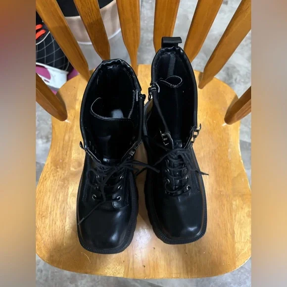 HIP1 Truffle Collection Side Zip Boots - Picture 2 of 7